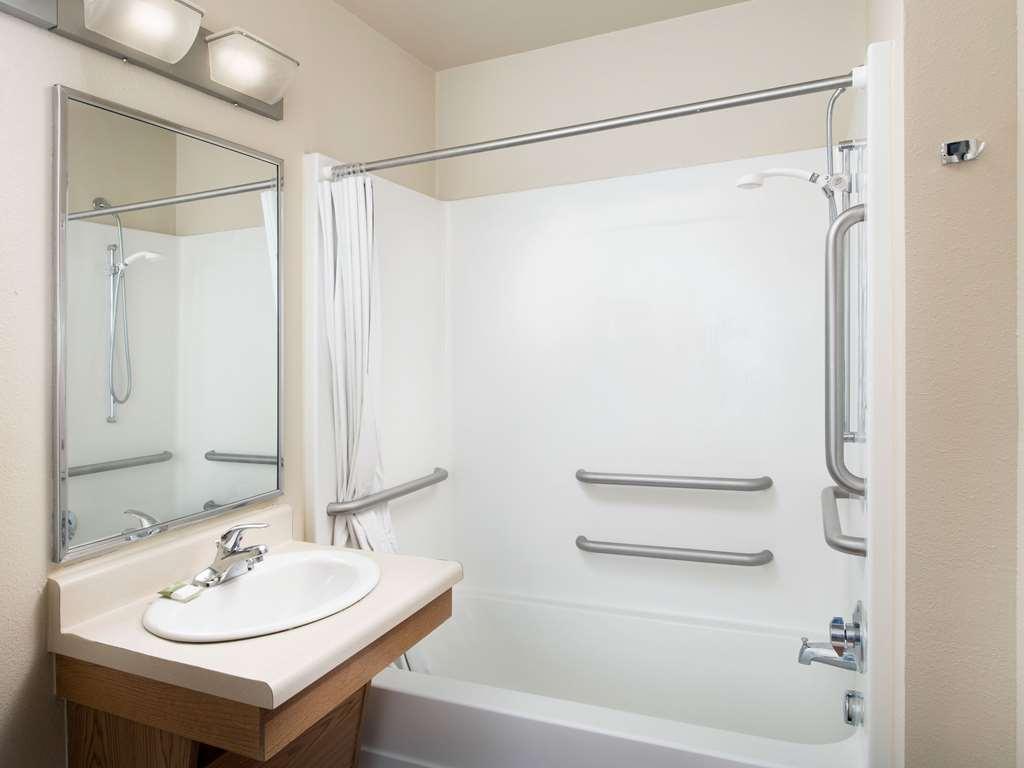 Extended Stay America Select Suites - Cincinnati - Шарънвил Екстериор снимка
