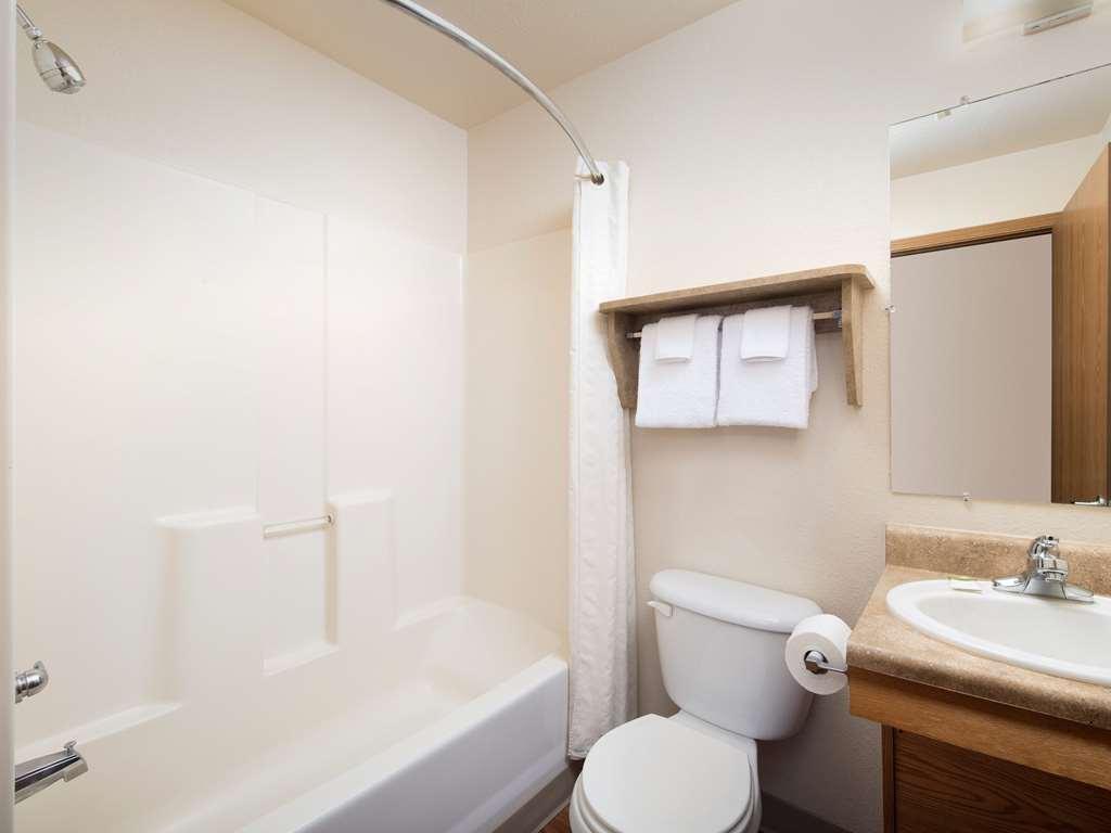 Extended Stay America Select Suites - Cincinnati - Шарънвил Екстериор снимка