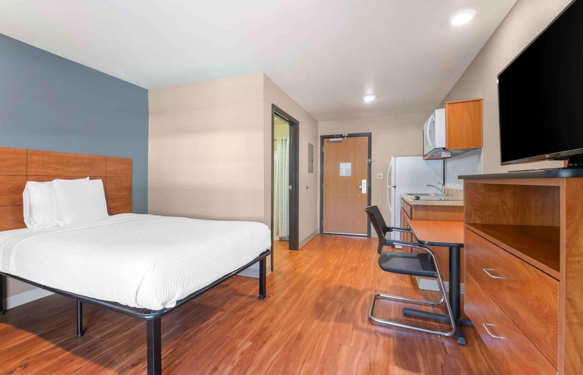 Extended Stay America Select Suites - Cincinnati - Шарънвил Екстериор снимка