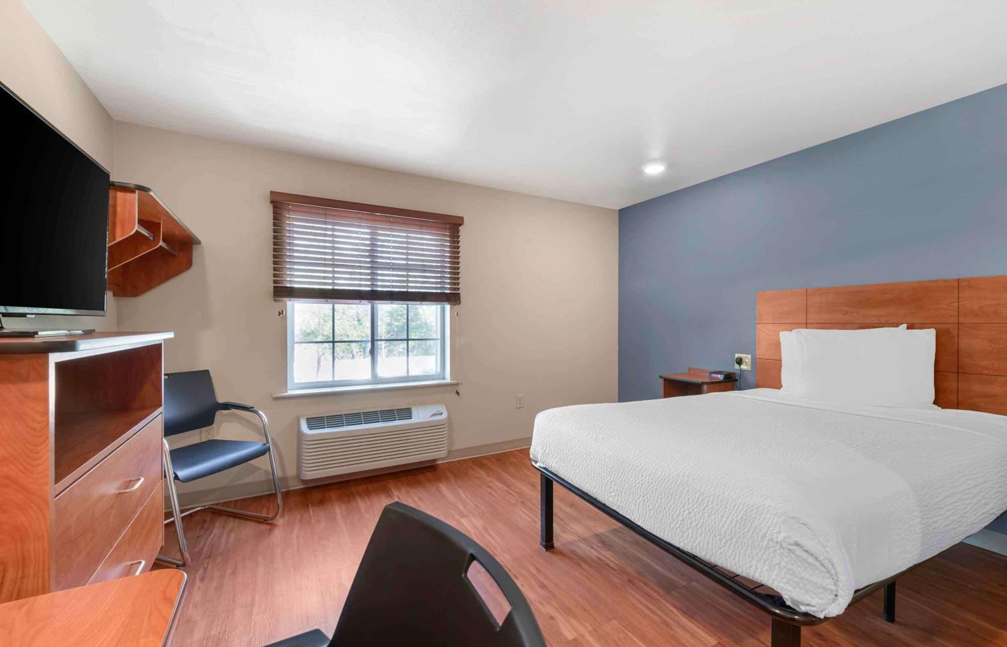 Extended Stay America Select Suites - Cincinnati - Шарънвил Екстериор снимка