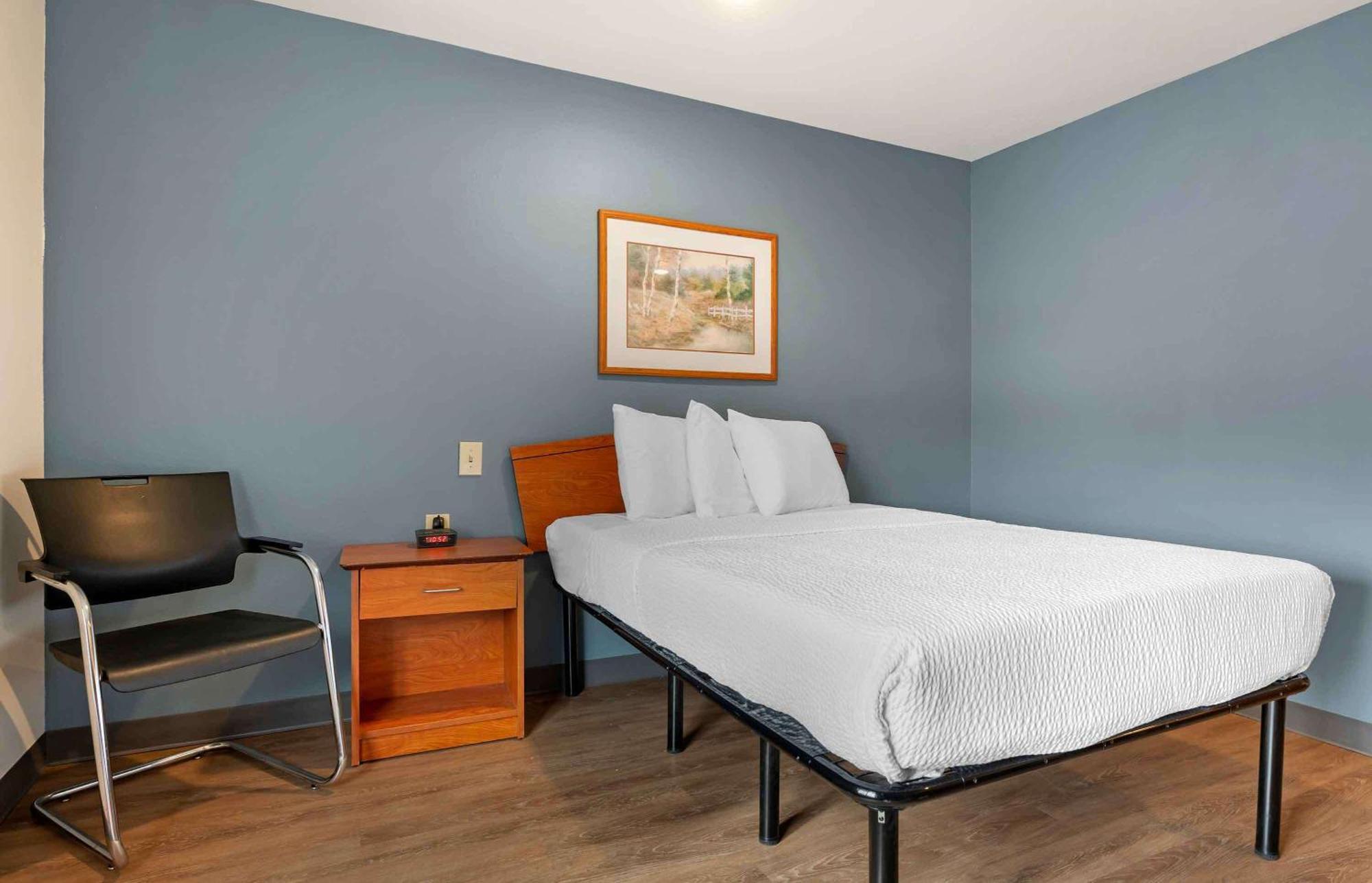 Extended Stay America Select Suites - Cincinnati - Шарънвил Екстериор снимка