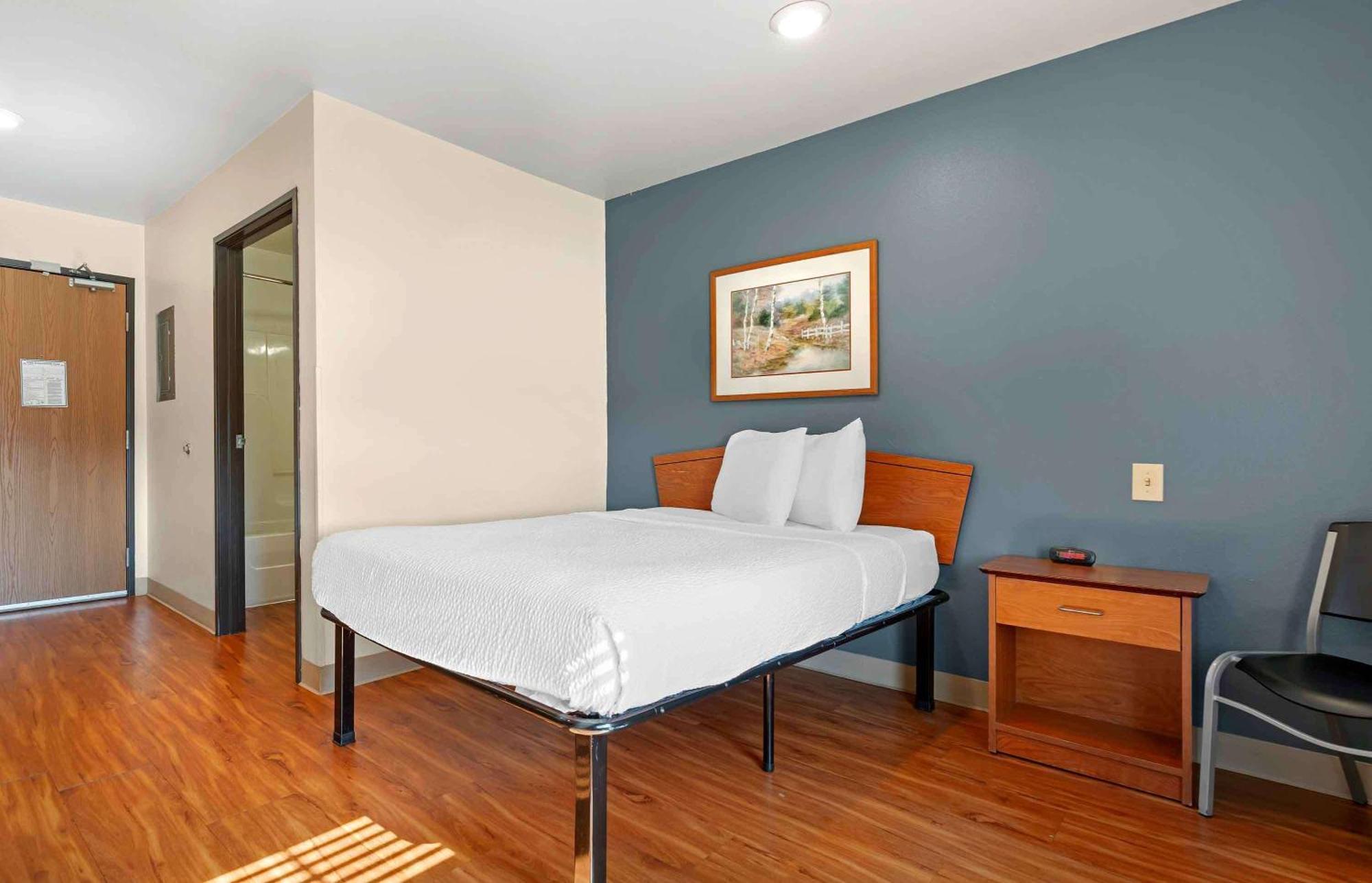 Extended Stay America Select Suites - Cincinnati - Шарънвил Екстериор снимка