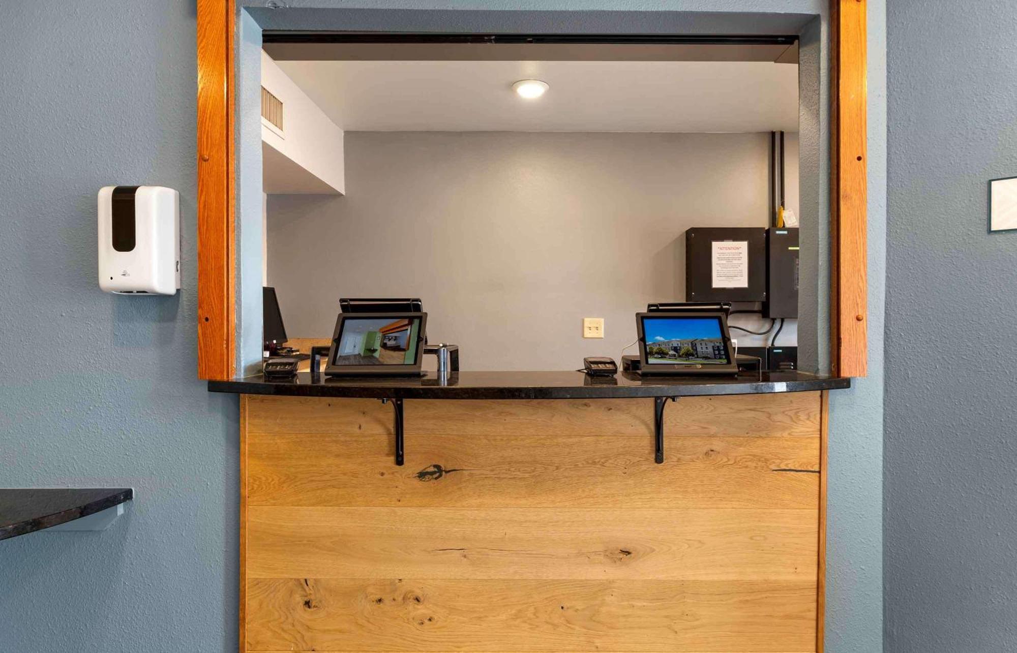 Extended Stay America Select Suites - Cincinnati - Шарънвил Екстериор снимка