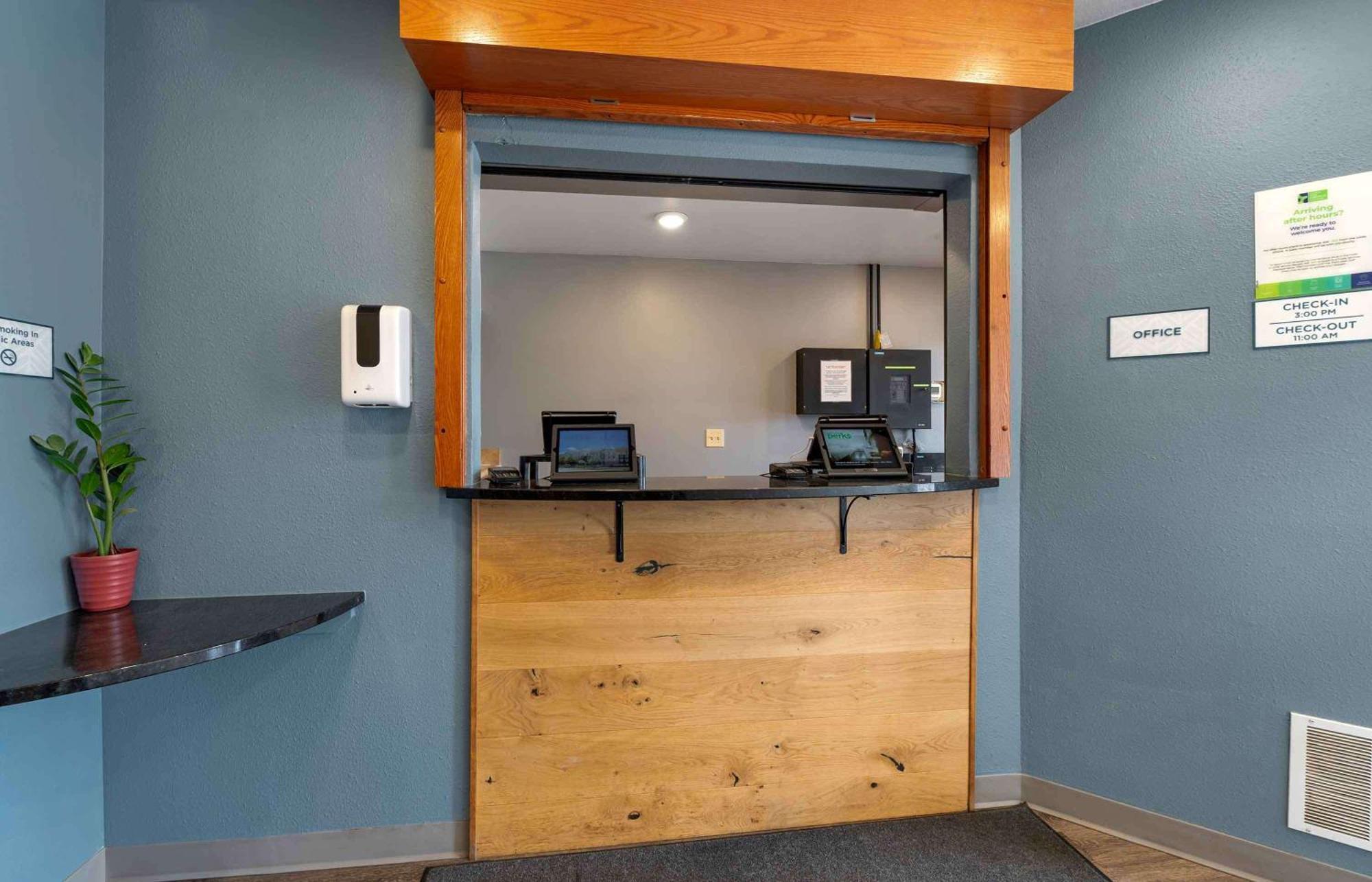 Extended Stay America Select Suites - Cincinnati - Шарънвил Екстериор снимка