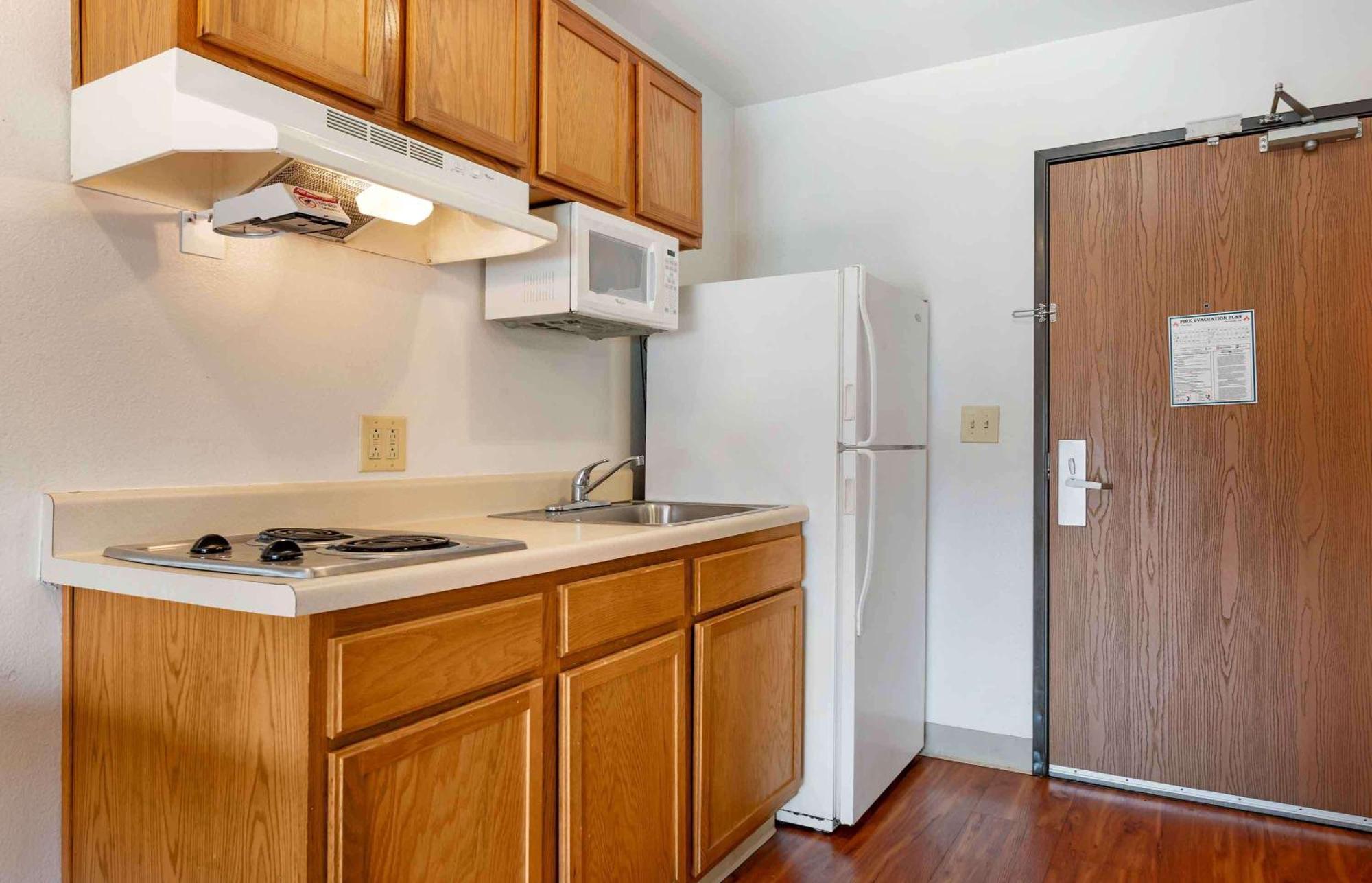 Extended Stay America Select Suites - Cincinnati - Шарънвил Екстериор снимка